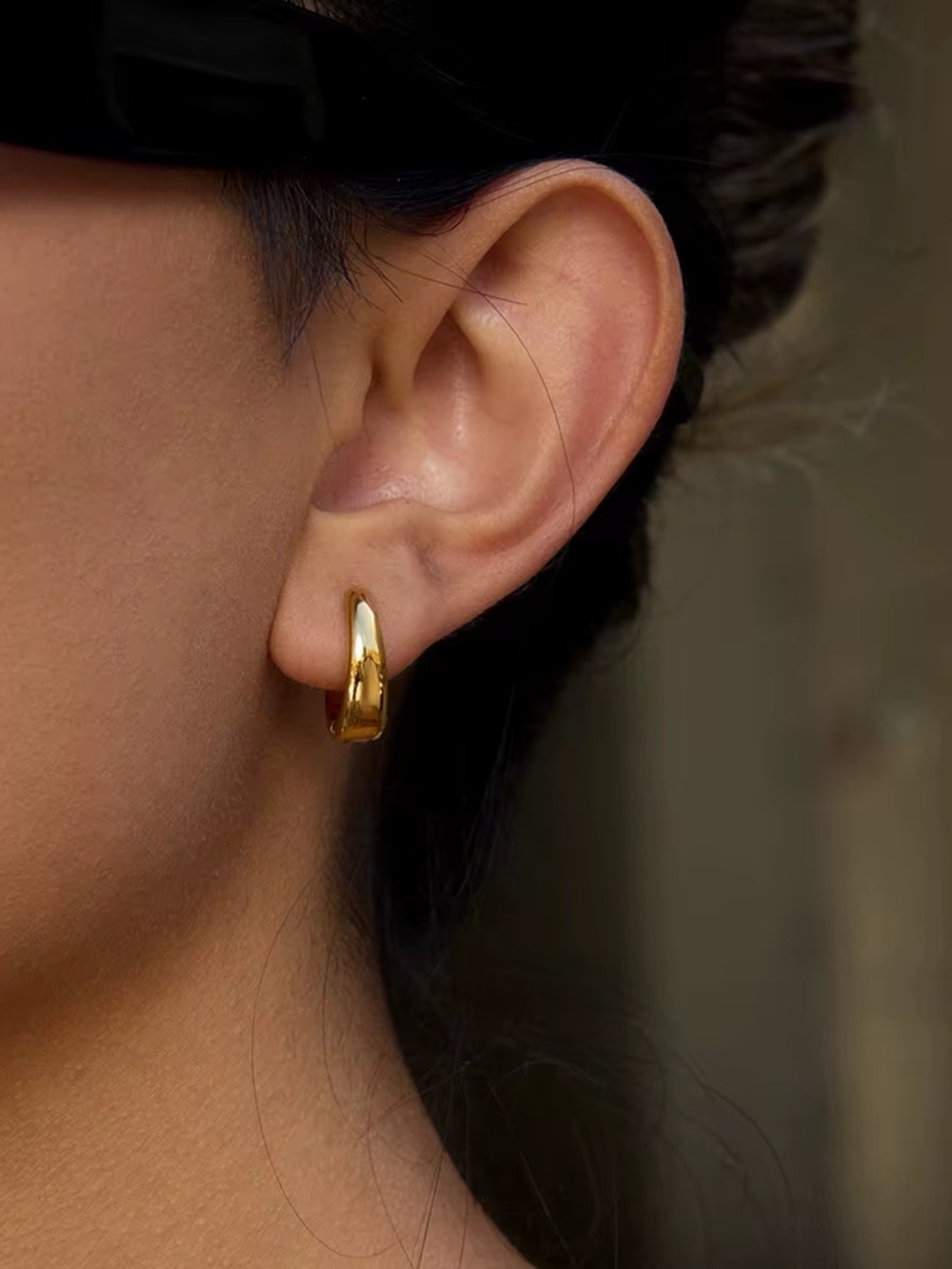 18K Gold Plated Hoop Earrings - Picture 4 of 7